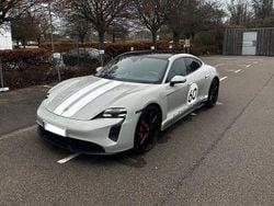 Grå Begagnad 2024 Porsche Taycan GTS Sedan | 1 100 000 kr