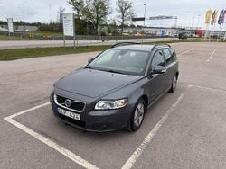 Grå Begagnad 2011 Volvo V50 Momentum Kombi | 59 900 kr (Marknadspris)