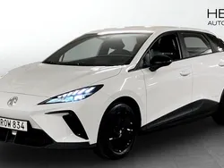 Vit (white) Begagnad 2022 MG MG4 EV Halvkombi | 269 900 kr