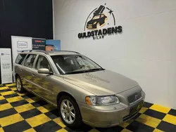 Ljusbrun (brun) Begagnad 2005 Volvo V70 Momentum Kombi | 49 900 kr (Lite dyr)