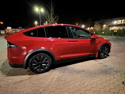 Röd Begagnad 2023 Tesla Model X Plaid SUV | 1 100 000 kr