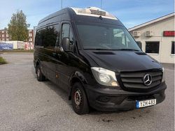 Svart Begagnad 2018 Mercedes Sprinter Van | 140 000 kr