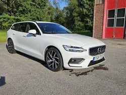 Vit Begagnad 2019 Volvo V60 Kombi | 205 000 kr (Marknadspris)