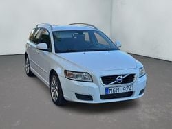 Vit Begagnad 2012 Volvo V50 Kinetic Kombi | 59 900 kr (Lite dyr)
