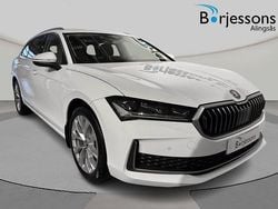 Vit Ny 2025 Skoda Superb Selection Kombi | 501 400 kr (Lite dyr)