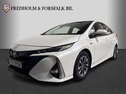 Vit Begagnad 2018 Toyota Prius Plug-in Hybrid Halvkombi | 209 900 kr (Marknadspris)