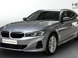 Grå (grey) Begagnad 2023 BMW 330e Shadowline Kombi | 378 700 kr (Lite dyr)