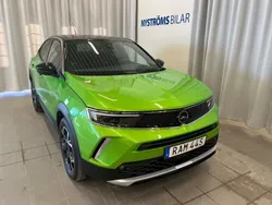 Grön (grönmetallic) Begagnad 2023 Opel Mokka Ultimate SUV | 215 900 kr (Marknadspris)