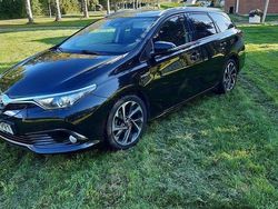 Svart Begagnad 2016 Toyota Auris Touring Sports Active Kombi | 115 900 kr (Marknadspris)
