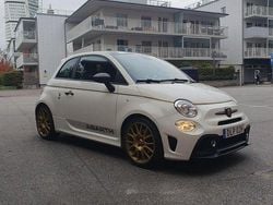 Vit Begagnad 2021 Abarth 595 Halvkombi | 220 000 kr (Marknadspris)
