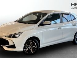 Vit Ny 2024 MG MG3 Luxury Halvkombi | 284 990 kr (Lite dyr)