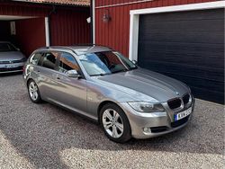 Grå Begagnad 2010 BMW 318 Comfort Edition Kombi | 72 000 kr (Marknadspris)