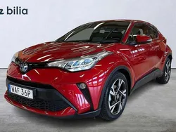 Röd Begagnad 2022 Toyota C-HR Edition SUV | 294 900 kr (Marknadspris)