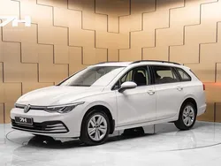 Vit Begagnad 2022 VW Golf VIII Kombi | 284 900 kr (Marknadspris)