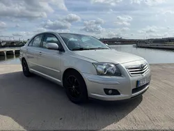 Silver Begagnad 2006 Toyota Avensis Halvkombi | 39 900 kr (Marknadspris)