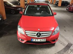 Röd Begagnad 2012 Mercedes B180 Minibuss | 79 000 kr (Marknadspris)