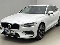 Vit Begagnad 2023 Volvo V60 Core Kombi | 290 000 kr (Lite dyr)