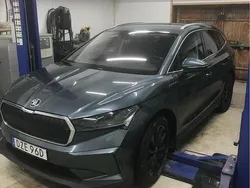 Grå Begagnad 2022 Skoda Enyaq iV SUV | 375 000 kr (Dyr)
