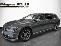 Mörkgrå (grå) Begagnad 2016 VW Passat R-line Kombi | 169 900 kr (Marknadspris)