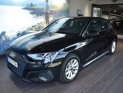 Svart (brilliantsvart) Begagnad 2023 Audi A3 Sportback Proline Halvkombi | 249 000 kr (Marknadspris)