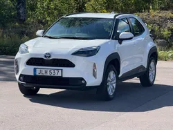 Vit Begagnad 2023 Toyota Yaris Cross Active SUV | 268 000 kr (Marknadspris)