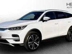 Vit (white) Begagnad 2024 BYD Tang SUV | 699 900 kr (Bra pris)