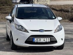 Vit Begagnad 2008 Ford Fiesta Trend Halvkombi | 39 900 kr (Marknadspris)