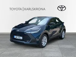 Blå Ny 2025 Toyota C-HR Active SUV | 439 500 kr (Marknadspris)