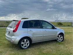 Grå Begagnad 2008 Ford Fiesta Halvkombi | 16 000 kr (Bra pris)
