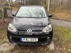 Svart Begagnad 2016 VW up! Halvkombi | 65 000 kr (Bra pris)