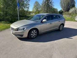 Brun Begagnad 2014 Volvo V60 Momentum Kombi | 70 000 kr