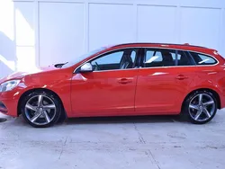 Röd Begagnad 2011 Volvo V60 R-Design Kombi | 104 900 kr (Lite dyr)