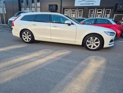 Vit Begagnad 2016 Volvo V90 Momentum Kombi | 219 900 kr (Marknadspris)