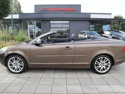 Brun samma som bilen Begagnad 2013 Volvo C70 Cab | 134 900 kr (Marknadspris)