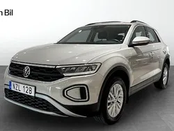 Grå Begagnad 2022 VW T-Roc Life SUV | 239 900 kr (Marknadspris)