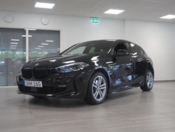 Okänd Begagnad 2023 BMW 118 M Sport Halvkombi | 299 900 kr (Lite dyr)