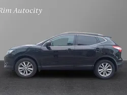 Svart Begagnad 2017 Nissan Qashqai SUV | 119 900 kr (Bra pris)