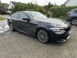 Svart Begagnad 2023 BMW 530e M Sport Sedan | 379 900 kr (Superpris)