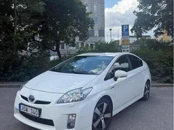 Vit Begagnad 2011 Toyota Prius Halvkombi | 89 900 kr (Marknadspris)