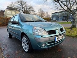 Blå Begagnad 2006 Renault Clio R.S. Authentique Halvkombi | 21 900 kr (Marknadspris)