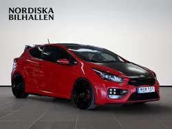 Röd Begagnad 2015 Kia ProCeed GT Halvkombi | 129 795 kr (Marknadspris)