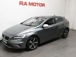 Grå Begagnad 2019 Volvo V40 R-Design Kombi | 199 900 kr (Marknadspris)