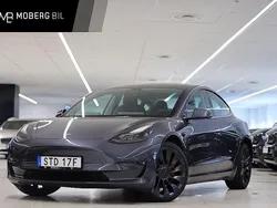 Grå Begagnad 2022 Tesla Model 3 Performance Sedan | 359 900 kr (Marknadspris)