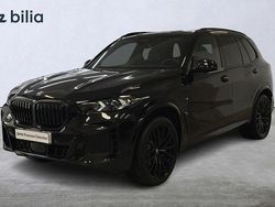 Svart Begagnad 2025 BMW X5 Comfort Edition SUV | 1 109 000 kr