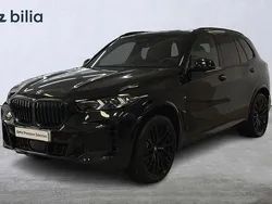 Svart Begagnad 2025 BMW X5 Comfort Edition SUV | 1 149 000 kr