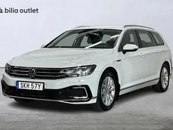 Vit Begagnad 2021 VW Passat GTE Kombi | 244 900 kr (Marknadspris)