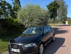 Svart Begagnad 2011 Audi A3 Sportback Attraction Halvkombi | 65 000 kr (Marknadspris)
