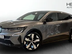 Grå Begagnad 2024 Renault Mégane Techno Halvkombi | 399 900 kr (Dyr)
