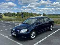 Blå Begagnad 2004 Toyota Avensis Halvkombi | 40 000 kr (Marknadspris)