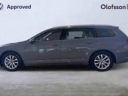 Grå Begagnad 2024 VW Passat Kombi | 309 000 kr
